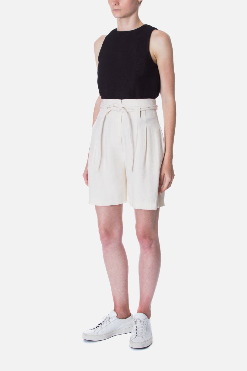 BELTED SHORTS WITH PLEATS