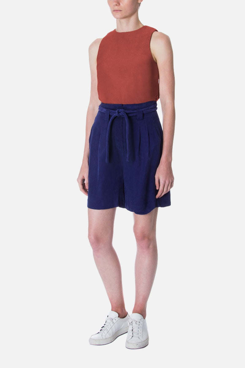 BELTED SHORTS WITH PLEATS