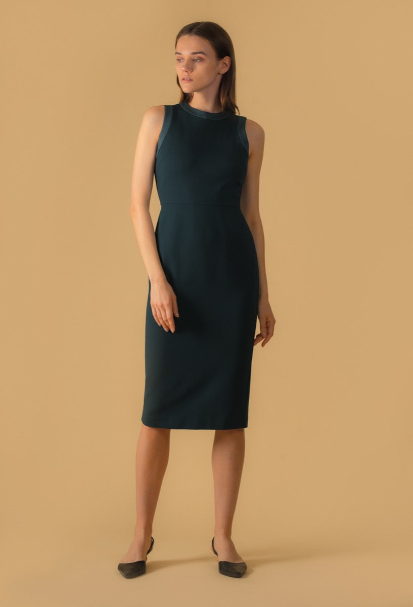 CONTRAST BINDING SLEEVELESS DRESS