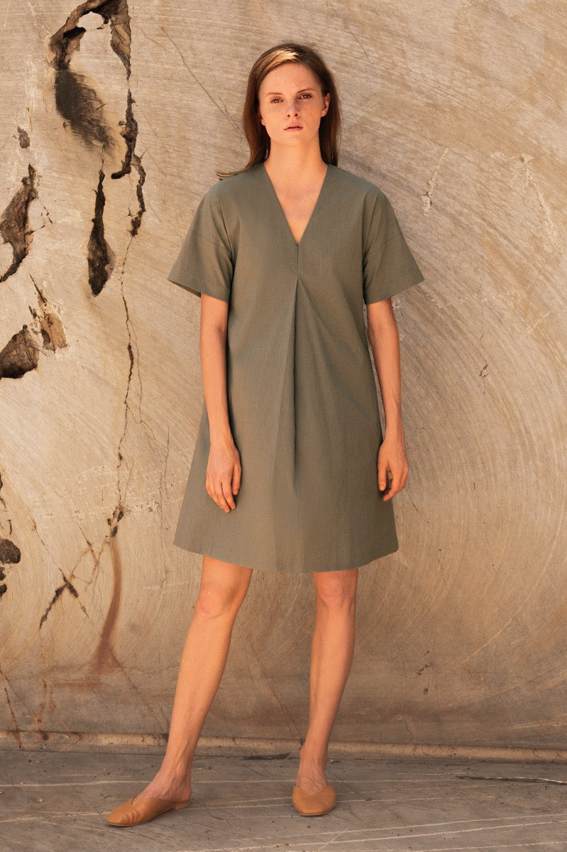 FRONT PLEAT COTTON DRESS