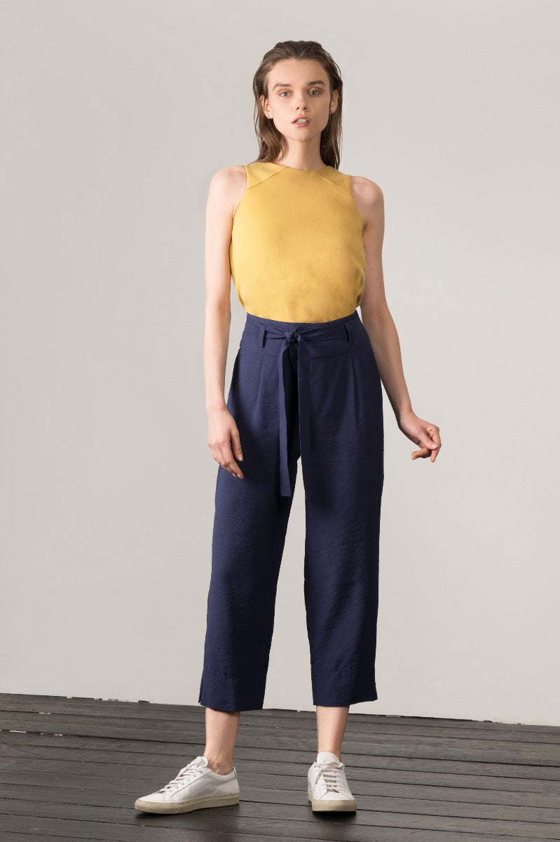 BELTED TAPERED TROUSER
